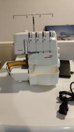 Bernina 1110D Lockmachine, pas een servicebeurt gehad, Ophalen, Gebruikt, Lockmachine, Bernina