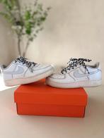 In hele goede staat, Nike Airforce 1 maat 35,5 met Holo logo, Kinderen en Baby's, Kinderkleding | Schoenen en Sokken, Ophalen