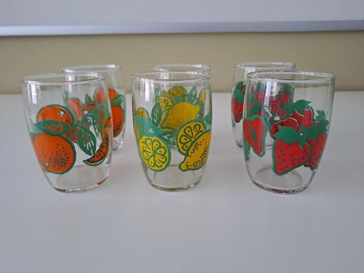 Set van 6 kleine vintage glaasjes ongebruikt, Huis en Inrichting, Keuken | Servies, Nieuw, Glas of Glazen, Overige stijlen, Glas