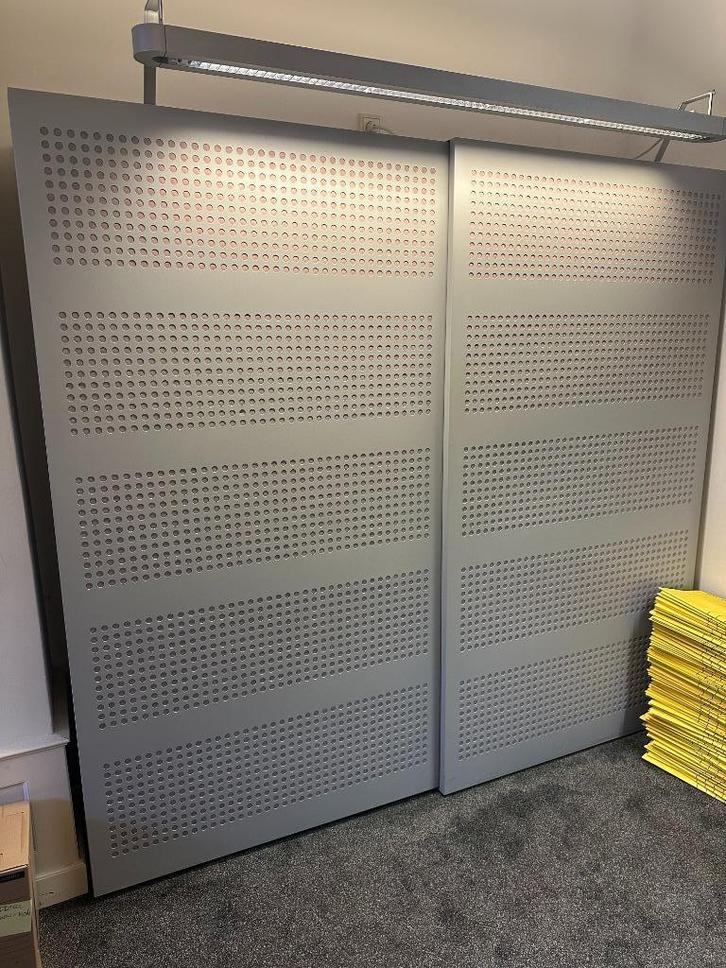 Lensvelt akoustische schuifdeurkast Stealth (2 stuks), Zakelijke goederen, Kantoor en Winkelinrichting | Kantoormeubilair en Inrichting