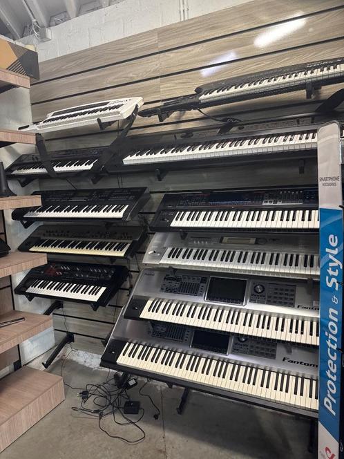 veel synt Korg Yamaha Roland Gem Hammond, Muziek en Instrumenten, Synthesizers, Gebruikt, 61 toetsen, Korg, Ophalen