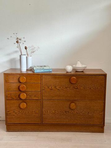 Vintage eiken brutalist dressoir / sideboard jaren 70