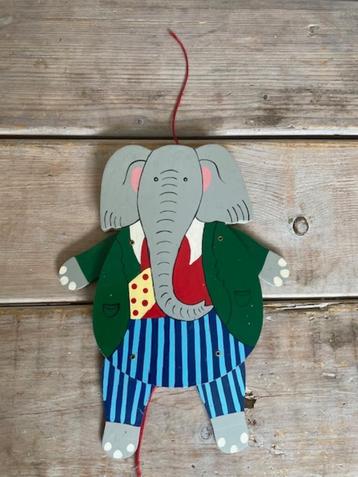 Vintage grote houten trekpop. Babar het olifantje. beschikbaar voor biedingen