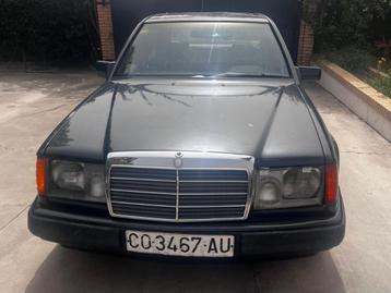 Mercedes 250D, youngtimer, 100% roestvrij en rijklaar beschikbaar voor biedingen