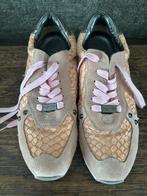 Mooie lederen zalmroze sneaker van Alma en Pena, Ophalen of Verzenden, Zo goed als nieuw, Roze, Sneakers of Gympen