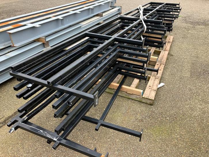 Reling hekken balustrade staal ( 345 ), Doe-het-zelf en Verbouw, Ladders en Trappen, Gebruikt, Minder dan 2 meter, Ophalen