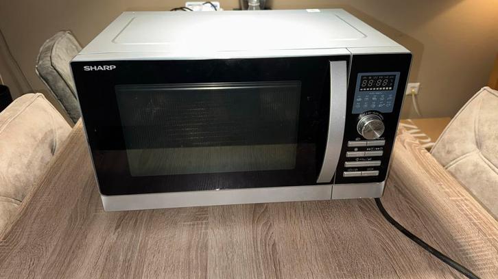Sharp combi magnetron, Witgoed en Apparatuur, Magnetrons, Gebruikt, Vrijstaand, Combimagnetron, 45 tot 60 cm, Grill, Hete lucht