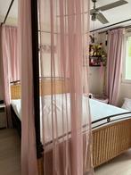 Geweldig leuk metalen hemelbed met riet 180x210 excl matras, Ophalen, Gebruikt, Bruin, 150 tot 200 cm