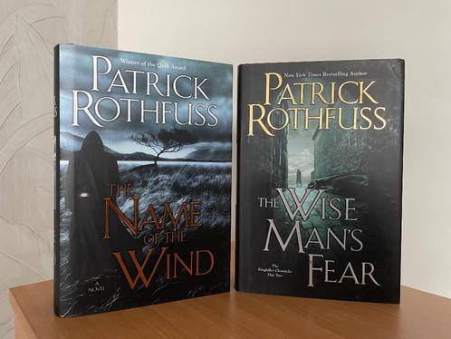 Patrick Rothfuss: The Name of the Wind + The Wise Man's Fear, Boeken, Fantasy, Zo goed als nieuw, Ophalen of Verzenden