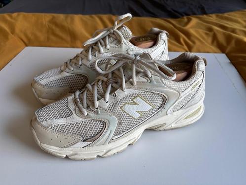 New Balance 530 zgan beige wit maat 9 = 43, Kleding | Heren, Schoenen, Zo goed als nieuw, Sneakers of Gympen, Wit, Ophalen of Verzenden