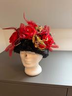 Carnaval Hoed met Rode Rozen, Kleding | Dames, Carnavalskleding en Feestkleding, Maat 38/40 (M), Carnaval, Ophalen of Verzenden