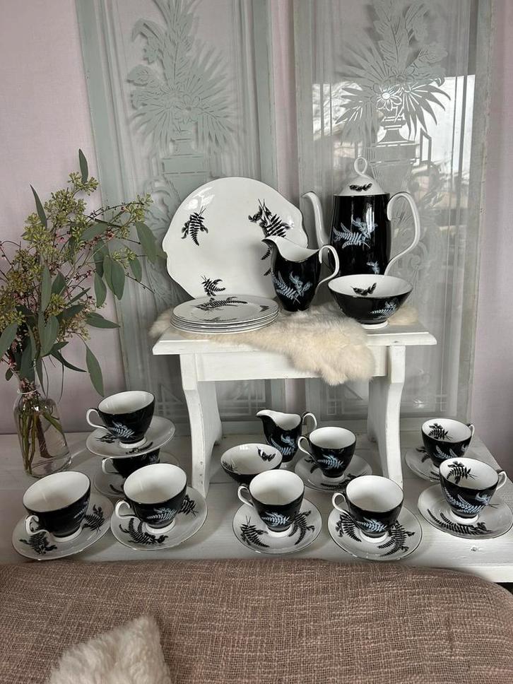 Royal Albert Night&Day antieke porseleinen set zwart wit, Verzamelen, Porselein, Kristal en Bestek, Gebruikt, Compleet servies