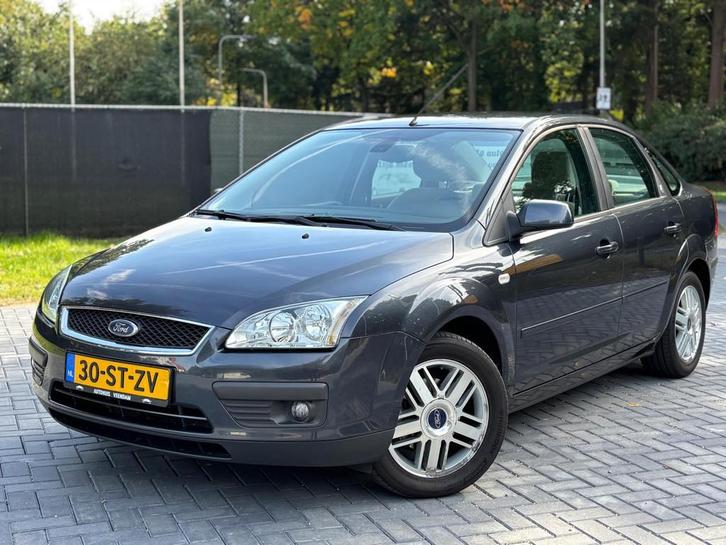 Ford Focus 1.6-16V Ghia/Cruise/Airco/Automaat/Trekhaak, Auto's, Ford, Bedrijf, Te koop, Focus, ABS, Airconditioning, Boordcomputer