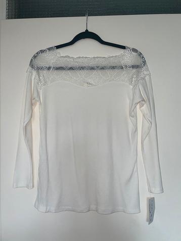 witte fijne rib longsleeve top met kant lace mt nieuw beschikbaar voor biedingen