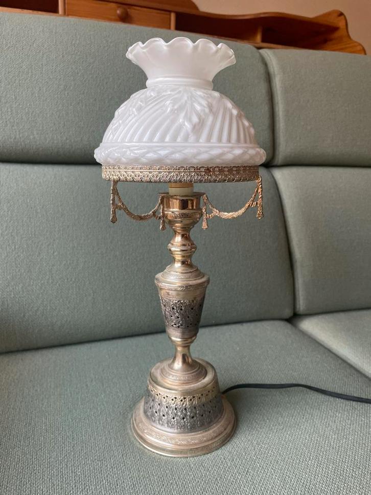 Vintage Tafellamp Zilver met Melkglazen Kap, Antiek en Kunst, Antiek | Lampen, Ophalen