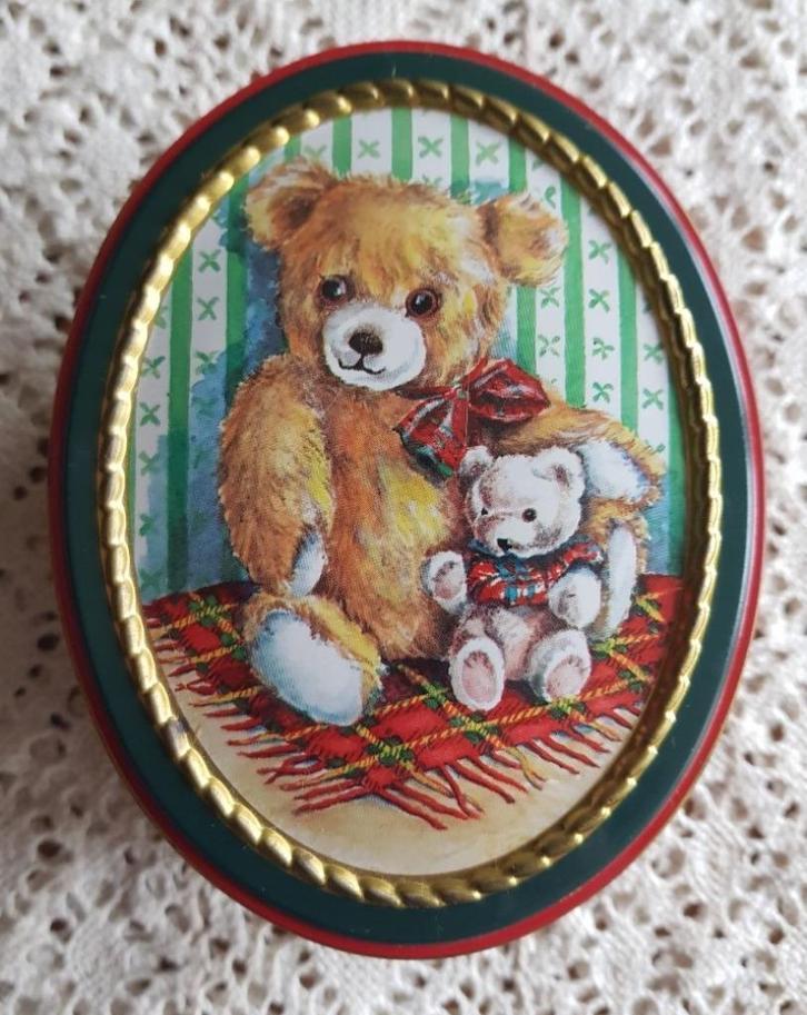 Klein ovaal Churchill's beren blikje, Schotse ruit, Tartan, Verzamelen, Blikken, Gebruikt, Overige, Overige merken, Ophalen of Verzenden