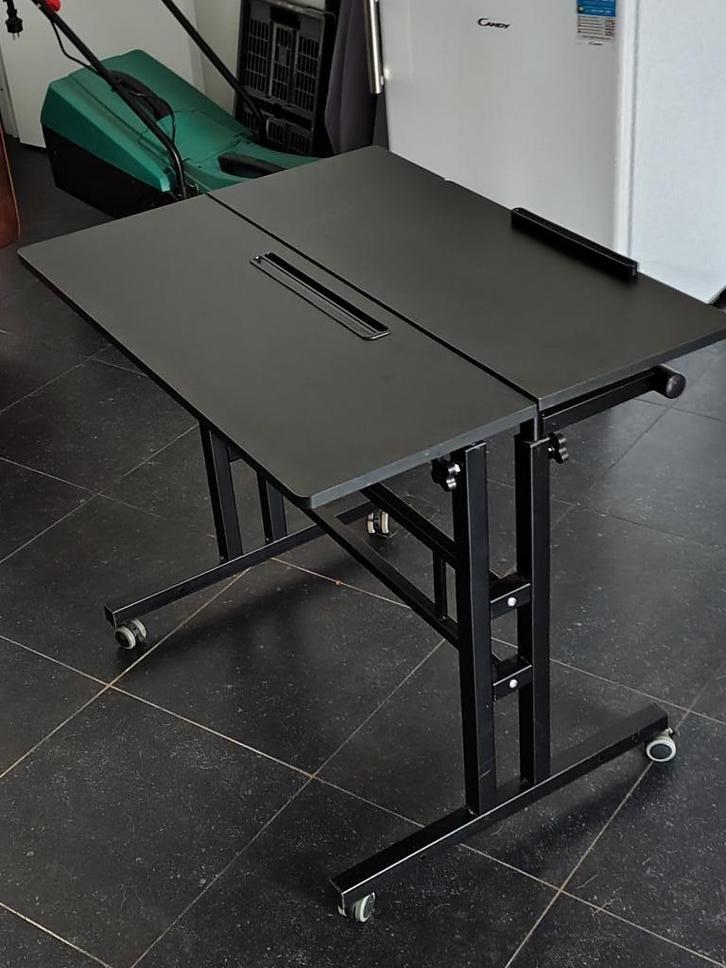 Verrijdbare laptoptafel / bijzettafel – zwart,in goede staat, Computers en Software, Laptoptafels, Gebruikt, Ophalen