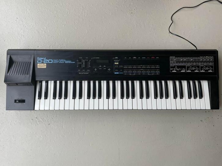 Roland d20, Muziek en Instrumenten, Keyboards, Zo goed als nieuw, 61 toetsen, Roland, Ophalen