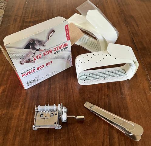 Music Box set: maak je eigen speeldoos melodieën., Hobby en Vrije tijd, Knutselen, Nieuw, Ophalen of Verzenden