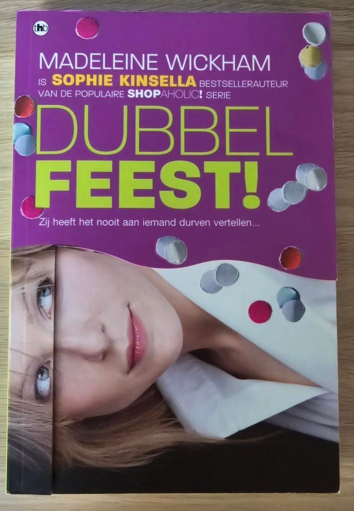 Dubbel feest - Madeleine Wickham, Ophalen of Verzenden, Zo goed als nieuw, Sophie Kinsella