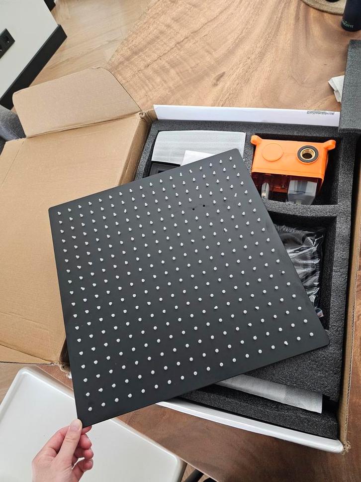 Mooie nieuwe zwarte regendouche 40x40, Huis en Inrichting, Badkamer | Complete badkamers, Nieuw, Met douche, Ophalen