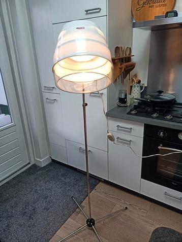 Unieke Droogkap Staande Lamp met Dimmer beschikbaar voor biedingen