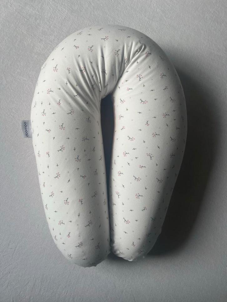Doomoo Buddy Voedingskussen - Bloemenprint - zgan, Kinderen en Baby's, Babyvoeding en Toebehoren, Zo goed als nieuw, Overige typen