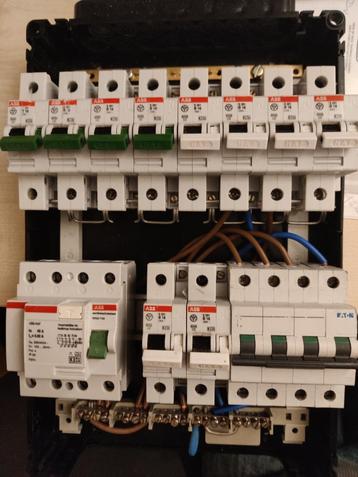 Automaten 10x 16A, +  aardlek en 3 fase beschikbaar voor biedingen