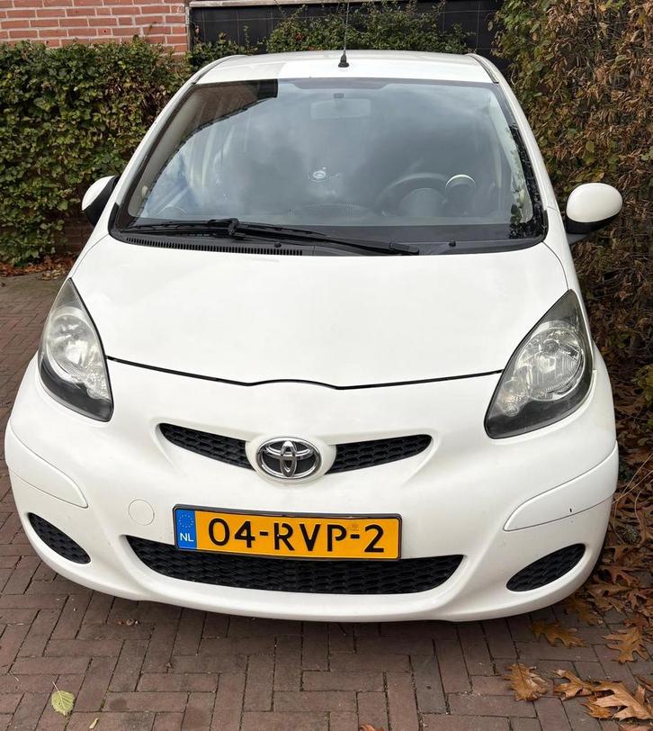Toyota Aygo 1.0 12V Vvt-i 5DRS 2011 Wit, Auto's, Toyota, Particulier, Aygo, Benzine, A, Hatchback, Handgeschakeld, Origineel Nederlands