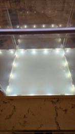 Ikea Synas Vitrine Box met LED, Huis en Inrichting, Kasten | Vitrinekasten, Minder dan 50 cm, Ophalen of Verzenden, Zo goed als nieuw