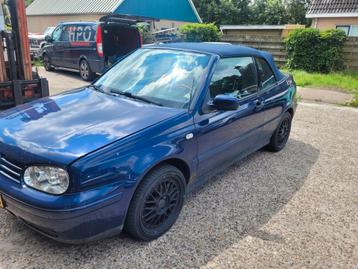 Volkswagen Golf 2.0 Cabriolet 85KW AUT 2000 Blauw beschikbaar voor biedingen
