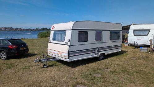 Complete caravan met off-grid set, Caravans en Kamperen, Caravans, tot en met 3, 750 - 1000 kg, Rondzit, Bürstner, Vast bed, 5 tot 6 meter