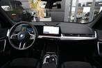 BMW X1 xDrive25e M Sport 245pk Panoramadak/HeadUpDisplay/360, Auto's, Gebruikt, Zwart, Zwart, Bedrijf