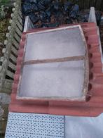 2 ijzeren dakramen  voor de Friese golf dakpan zie foto's, Ophalen, Steen of Klei, Zwart, Overige typen