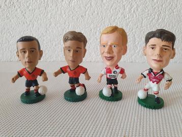 4 voetballers Koeman, Cocu, Jonk, Bergkamp beschikbaar voor biedingen