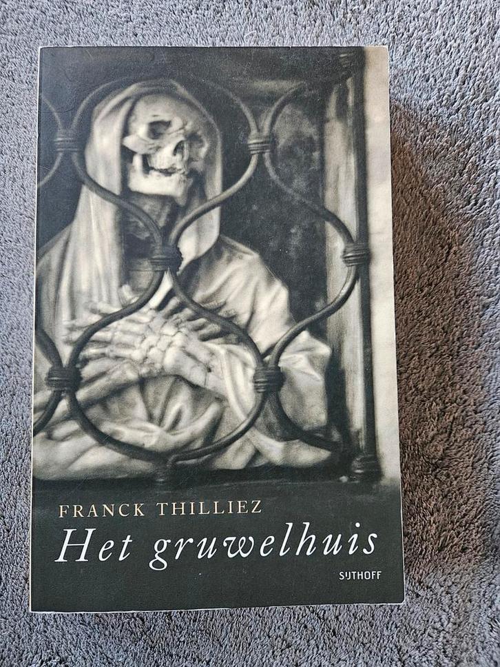 Het Gruwelhuis - Franck Thilliez, Boeken, Thrillers, Zo goed als nieuw, Nederland, Ophalen of Verzenden