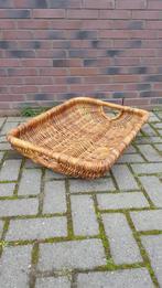 Brocante rieten rotan mand voor kranten en tijdschriften. S9, Huis en Inrichting, Woonaccessoires | Schalen en Manden, Gebruikt