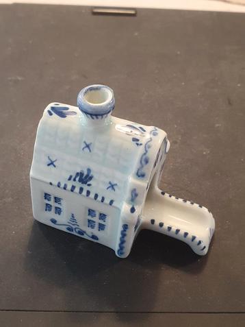 Prototype voor het  Asbakhuisje 0 KLM monument afsluitdijk beschikbaar voor biedingen
