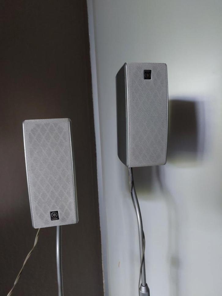 Yamaha Surround Speakers met Stands, Audio, Tv en Foto, Luidsprekers, Gebruikt, Front, Rear of Stereo speakers, Minder dan 60 watt