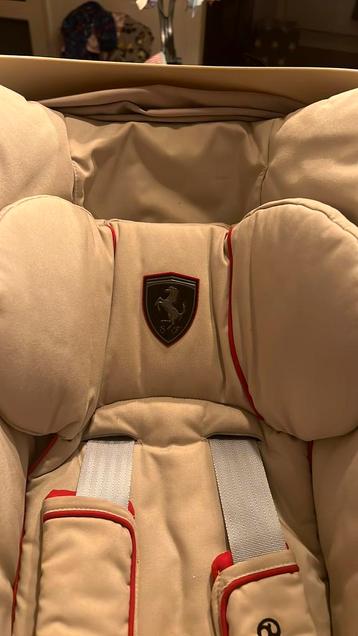 Cybex autostoeltje Ferrari beige limited Edition & Adapter 