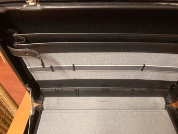 Attaché Koffer - Royal Traveller beschikbaar voor biedingen