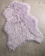 Fluffy vloerkleed / schapenvacht ZGAN lila, 50 tot 100 cm, Zo goed als nieuw, Rechthoekig, 50 tot 100 cm