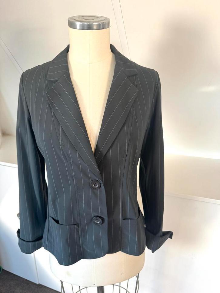 STUDIO ANNELOES Grijze blazer krijtstreep zgan  38/40 chcs, Kleding | Dames, Jasjes, Kostuums en Pakken, Zo goed als nieuw, Jasje