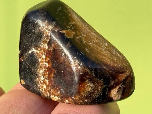 Chocolade calciet edelsteen broekzaksteen trommelsteen, Verzamelen, Mineralen en Fossielen, Mineraal, Ophalen of Verzenden