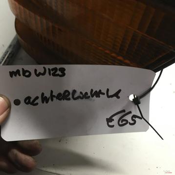 Mercedes W123 Sedan Achterlicht Linksachter  beschikbaar voor biedingen