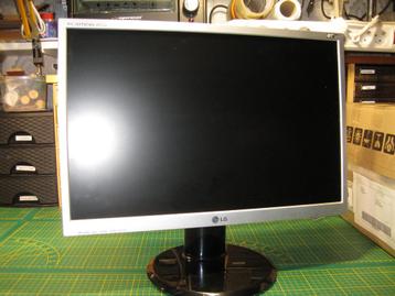 LG monitor L226WTQ-SF Zilver beschikbaar voor biedingen