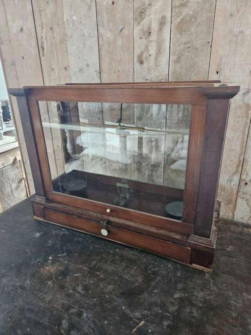 oude weegschaal ``WOONWINKEL RUSTIEK``, Antiek en Kunst, Antiek | Gereedschap en Instrumenten, Ophalen