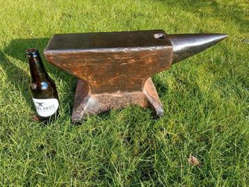 Aambeeld 42kg oud duits beschikbaar voor biedingen
