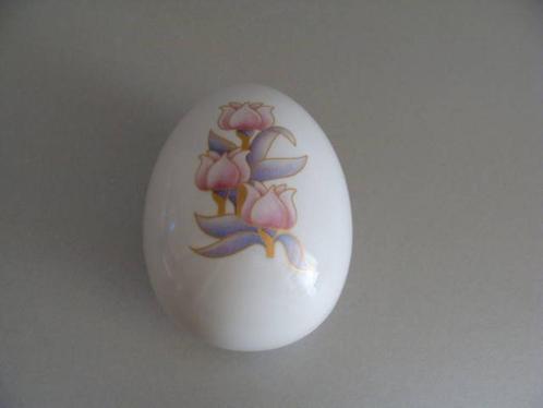 Sieraden dekseldoos vorm ei Afbeelding: Tulp van Porselein, Antiek en Kunst, Antiek | Porselein, Ophalen of Verzenden