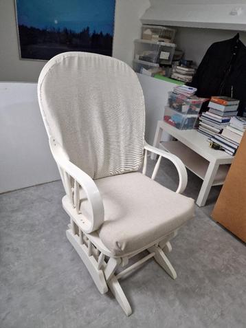 Comfortabele Schommelstoel beschikbaar voor biedingen